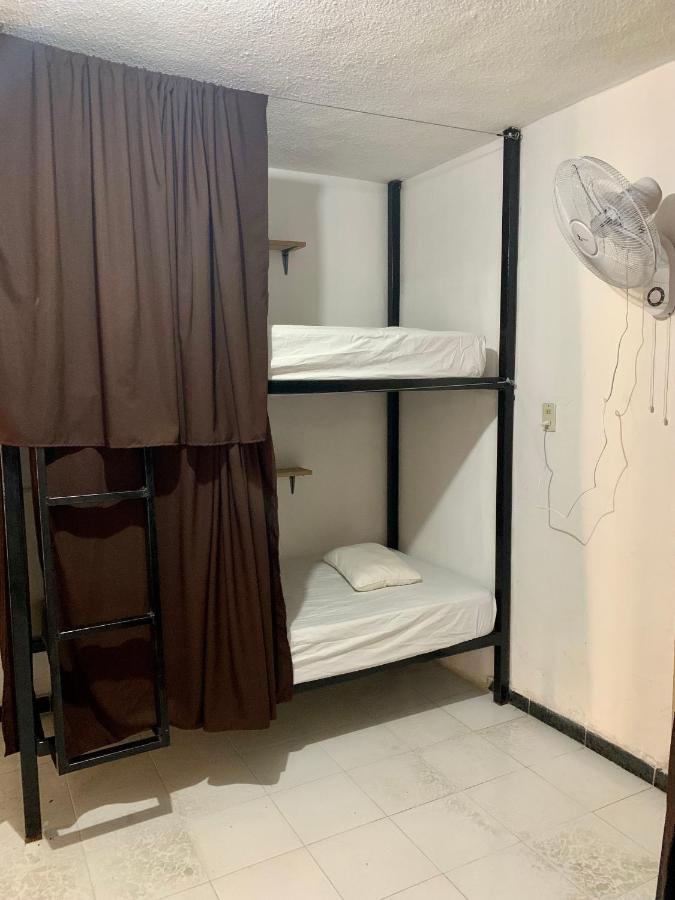 Spanglish Hostel Valladolid  Buitenkant foto